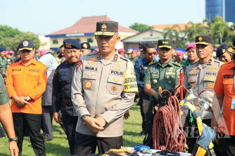 Kapolda Jawa Timur Irjen Pol Drs. Imam Sugianto