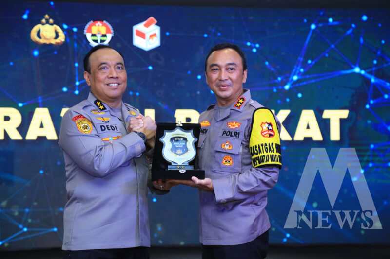 Asisten Kapolri bidang SDM Irjen Dedi Prasetyo bersama Kadivhumas Polri Irjen Shandi Nugroho