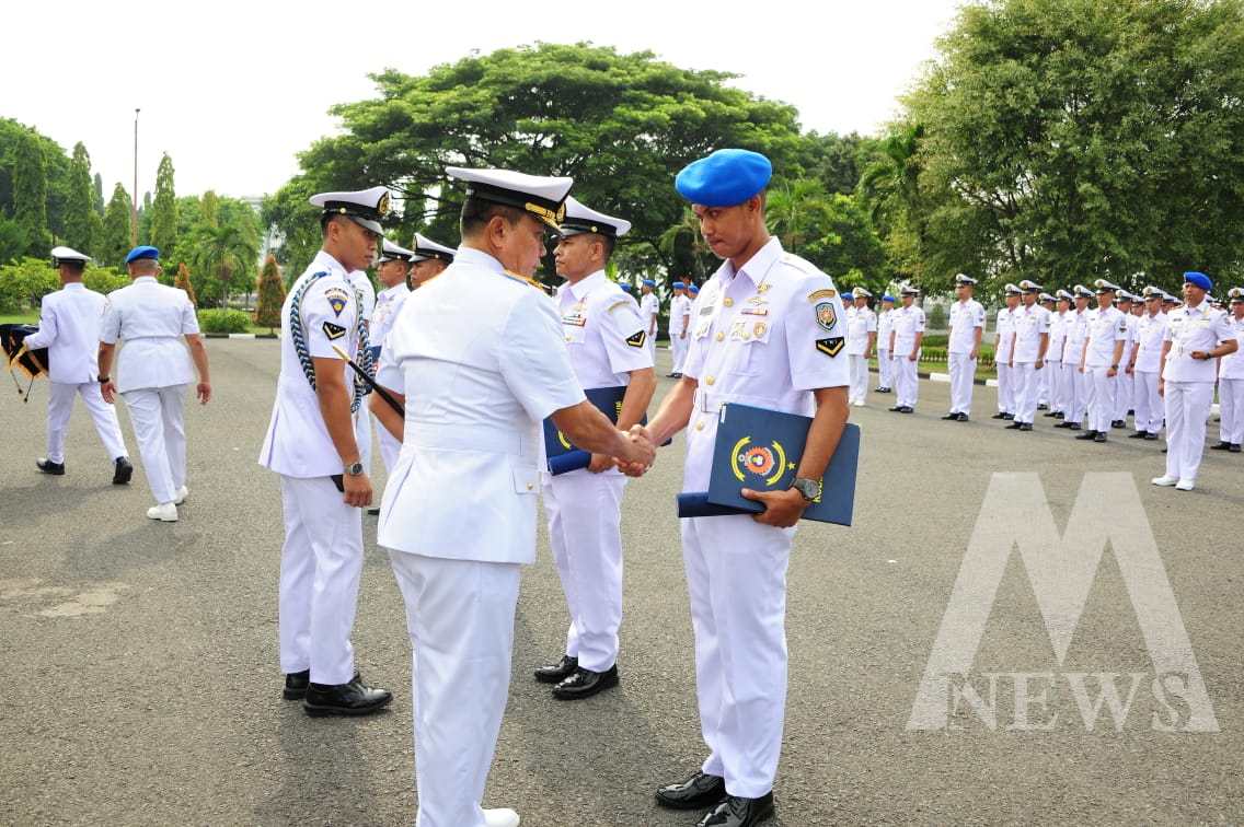 Dankodikdukum Kodikalatal Laksamana Pertama TNI Dr. Taufik Arief pimpin upacara Tupdik