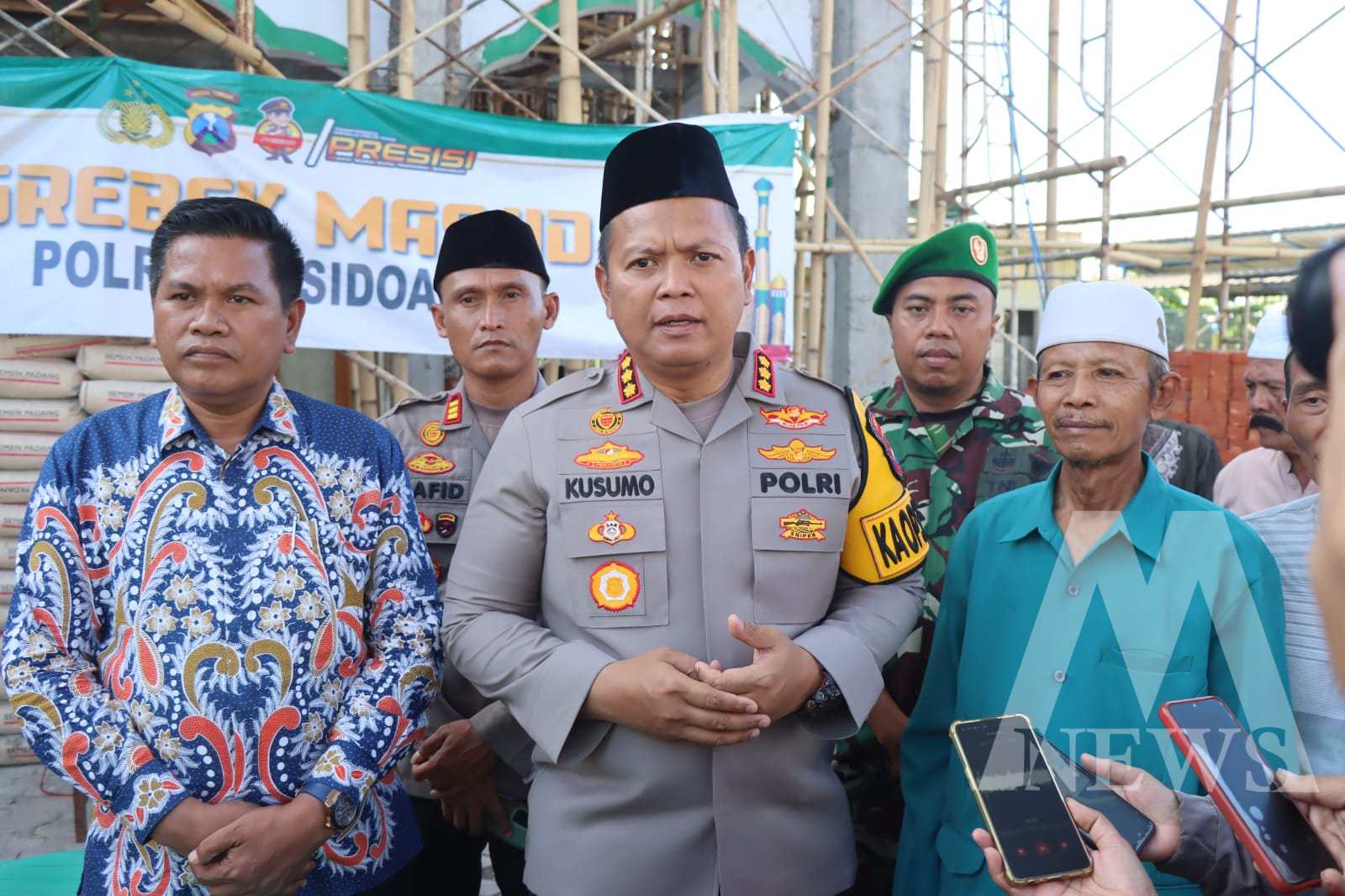 Kapolresta Sidoarjo Kombespol Kusumo Wahyu Bintoro saat Jum'at Curhat
