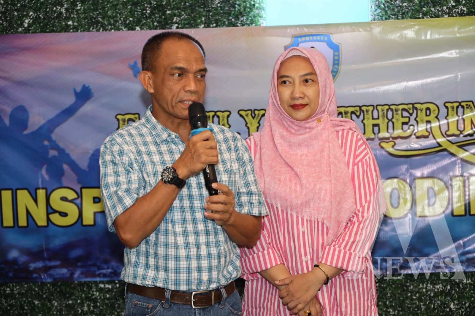 Brigjen TNI Marinir Amir Faisol didampingi istri