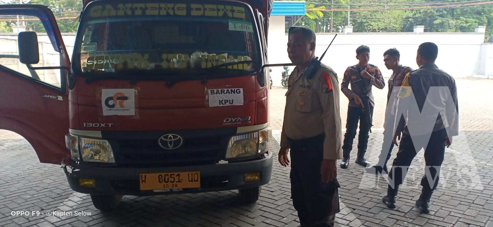 Personil Polrestabes Surabaya siaga pengamanan gudang penyimpanan Logistik Pemilu