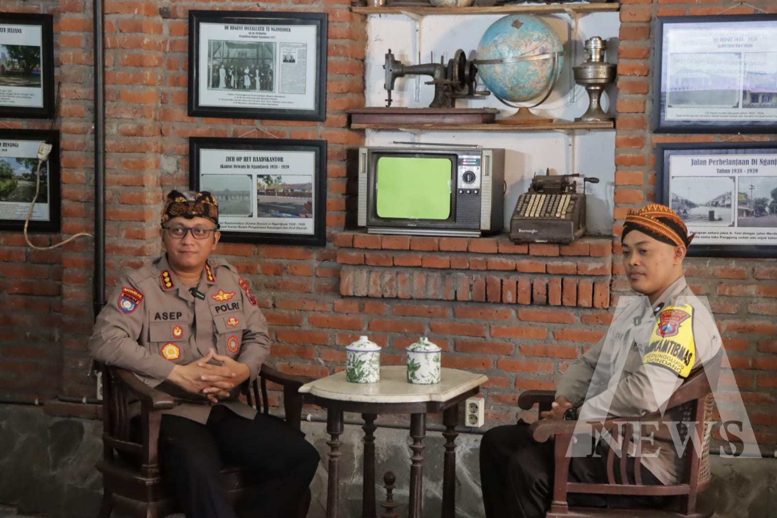 Dirbinmas Polda Jatim Kombespol Asep Irpan Rosadi saat Podcast di Nganjuk