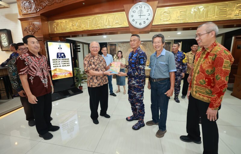 Walubi Jatim silaturahmi dengan Polda Jatim di kegiatan Bhakti Sosial