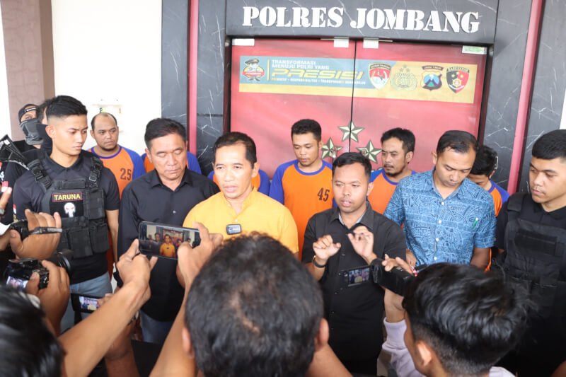 Satreskrim Polres Jombang bekuk komplotan Curanmor dan penadahnya