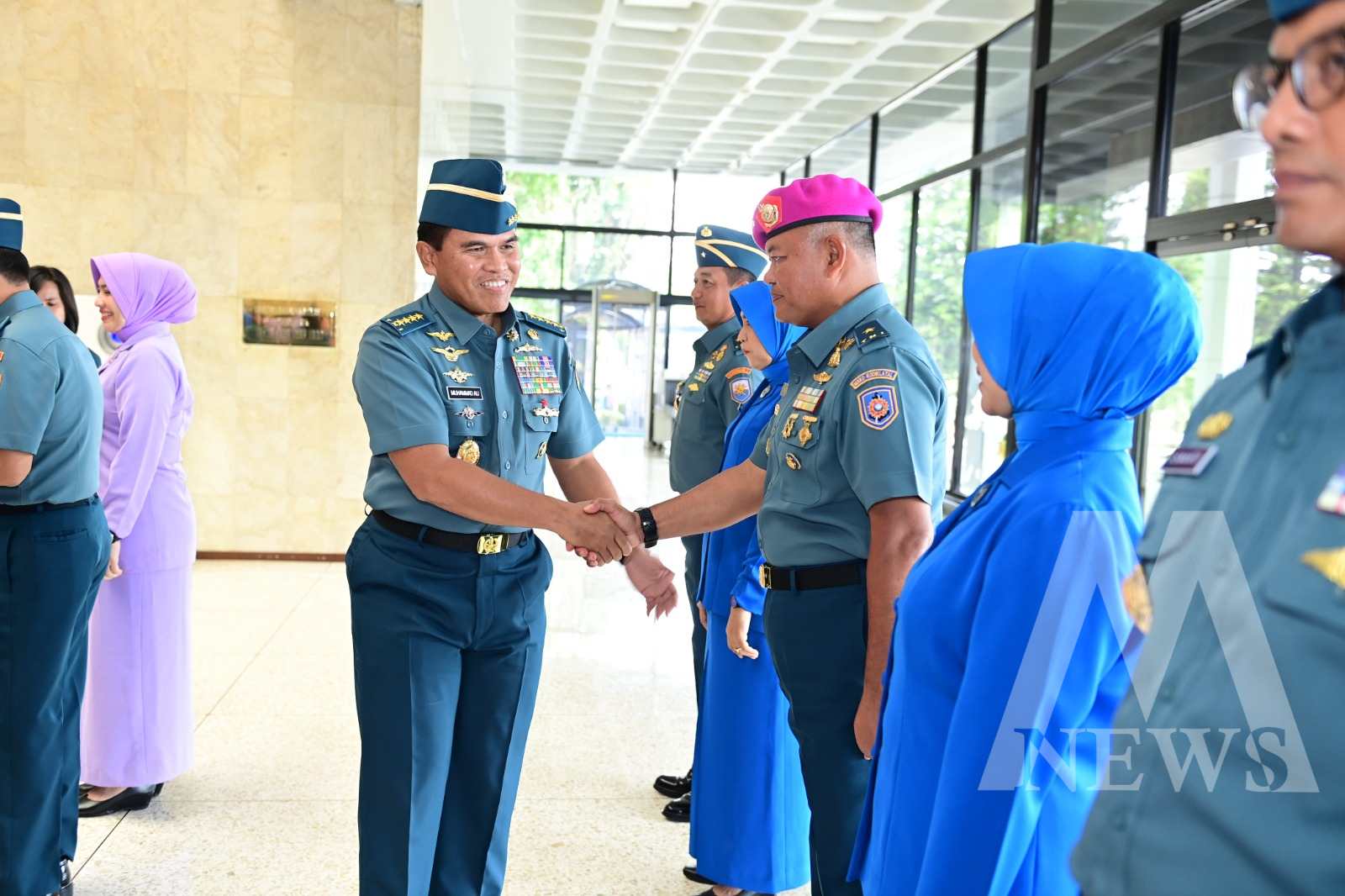 Kasal Laksamana TNI Dr. Muhammad Ali beri selamat Irkodiklatal Brigjen TNI Marinir Ahmad Fajar