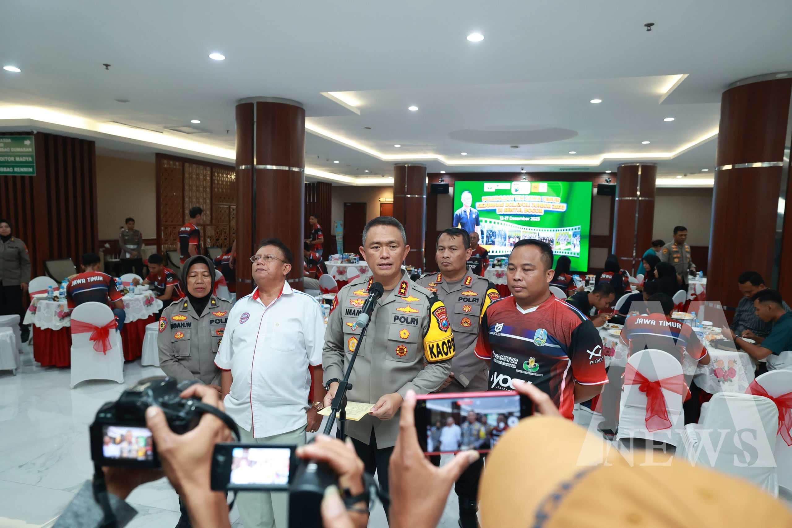 Kapolda Jatim Irjen Pol Drs. Imam Sugianto