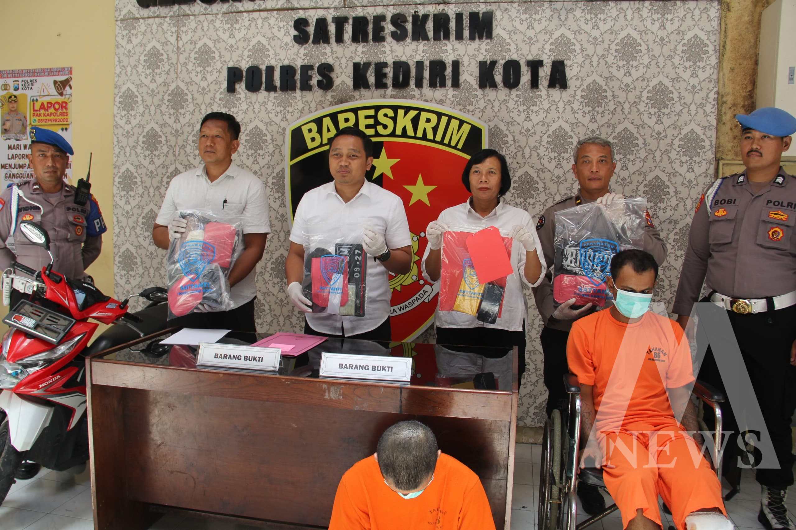 Satreskrim Polres Kediri Kota Tersangka Perampasan dan Pencabulan Anak
