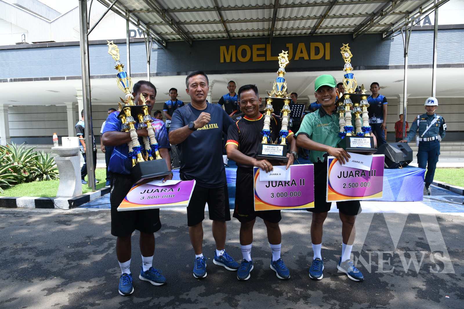 Dankodiklatal Letjen TNI Marinir Nur Alamsyah bersama para pemenang