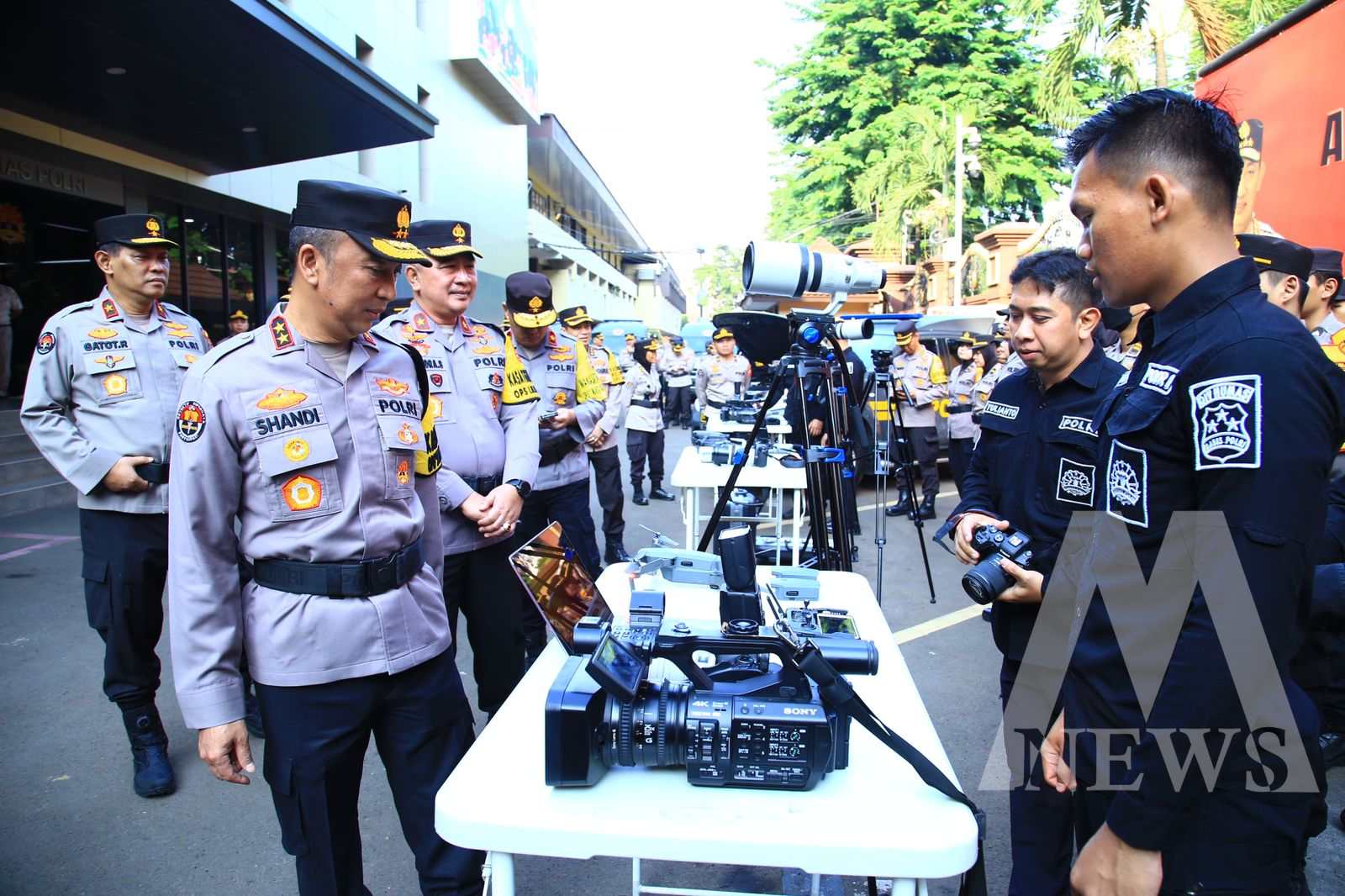 Kadiv Humas Polri Irjen Pol Shandi Nugroho tinjau persiapan peralatan jelang Nataru