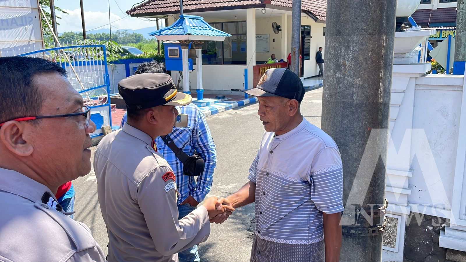 Polisi amankan belasan orang diduga Calo SIM di Satpas Singosari