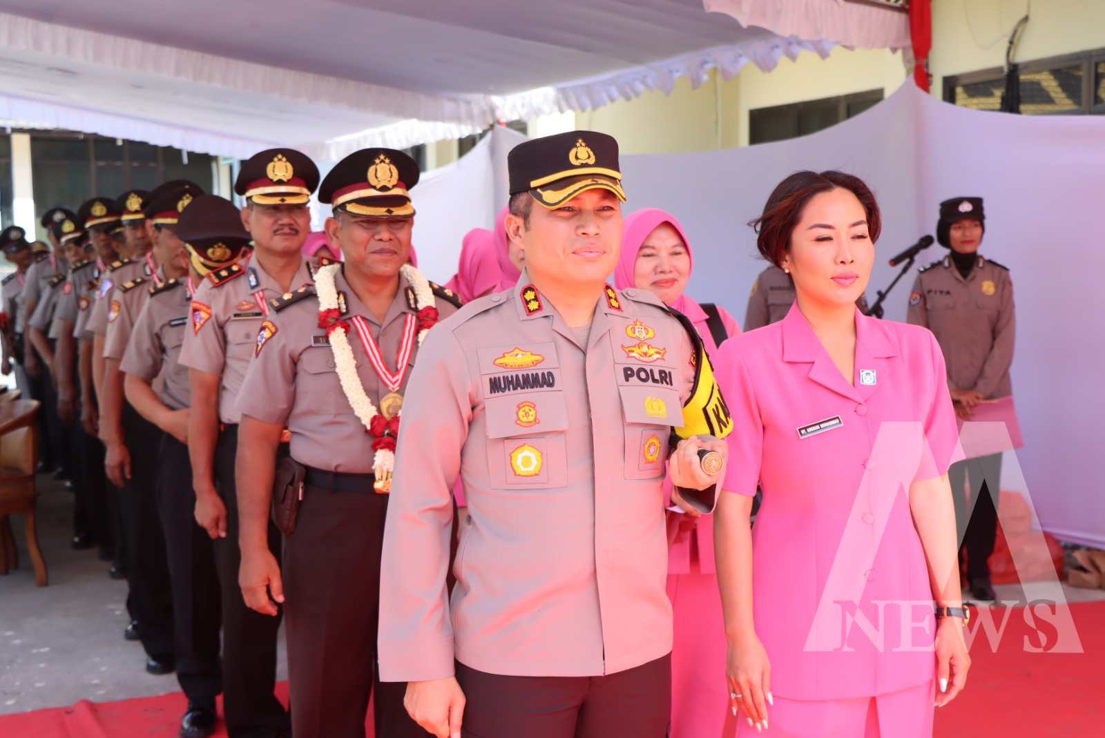 Kapolres Nganjuk AKBP Muhammad bersama ketua Bhayangkari cabang Nganjuk