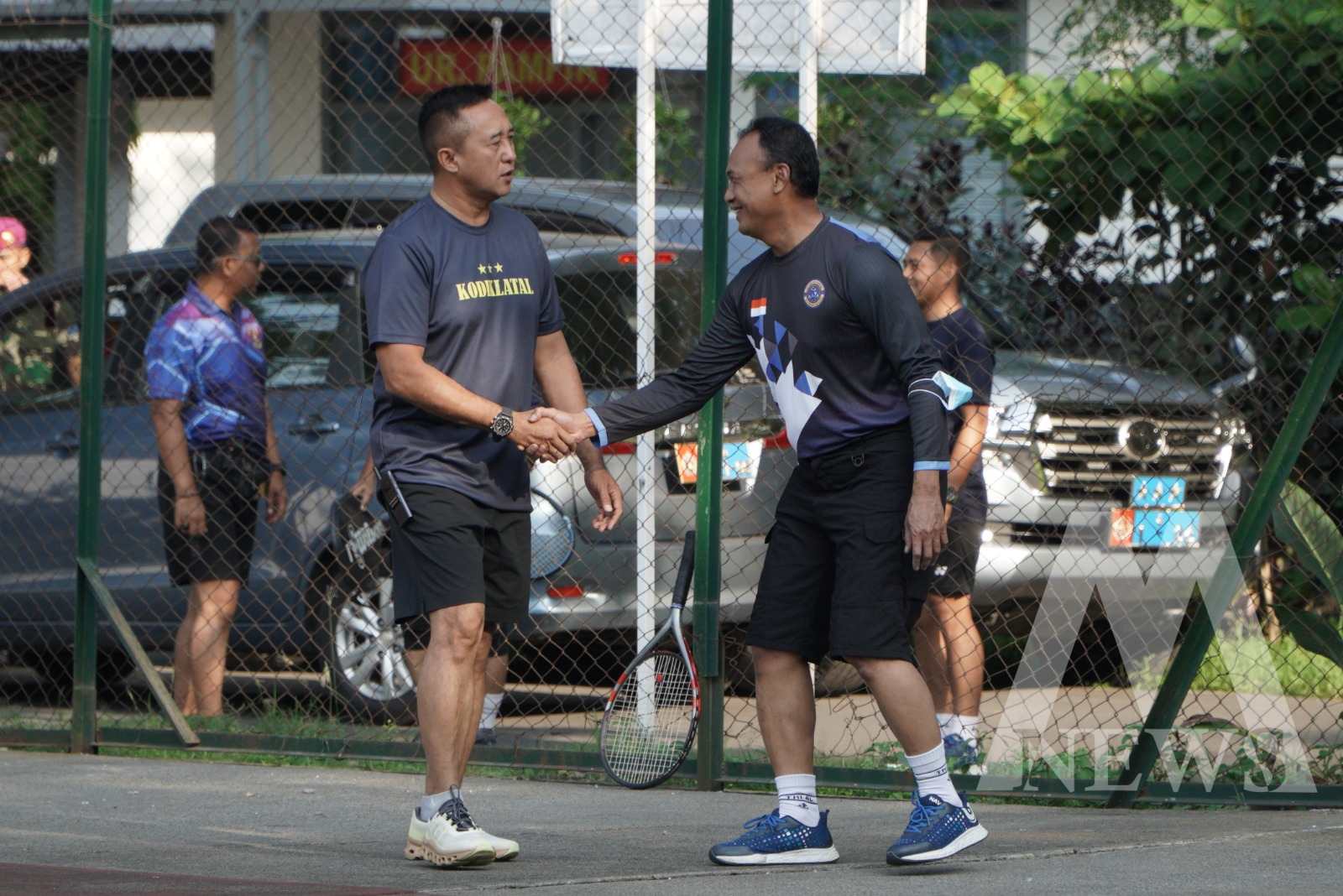 Dankodiklatal Letjen TNI Marinir Nur Alamsyah saat olahraga tenis