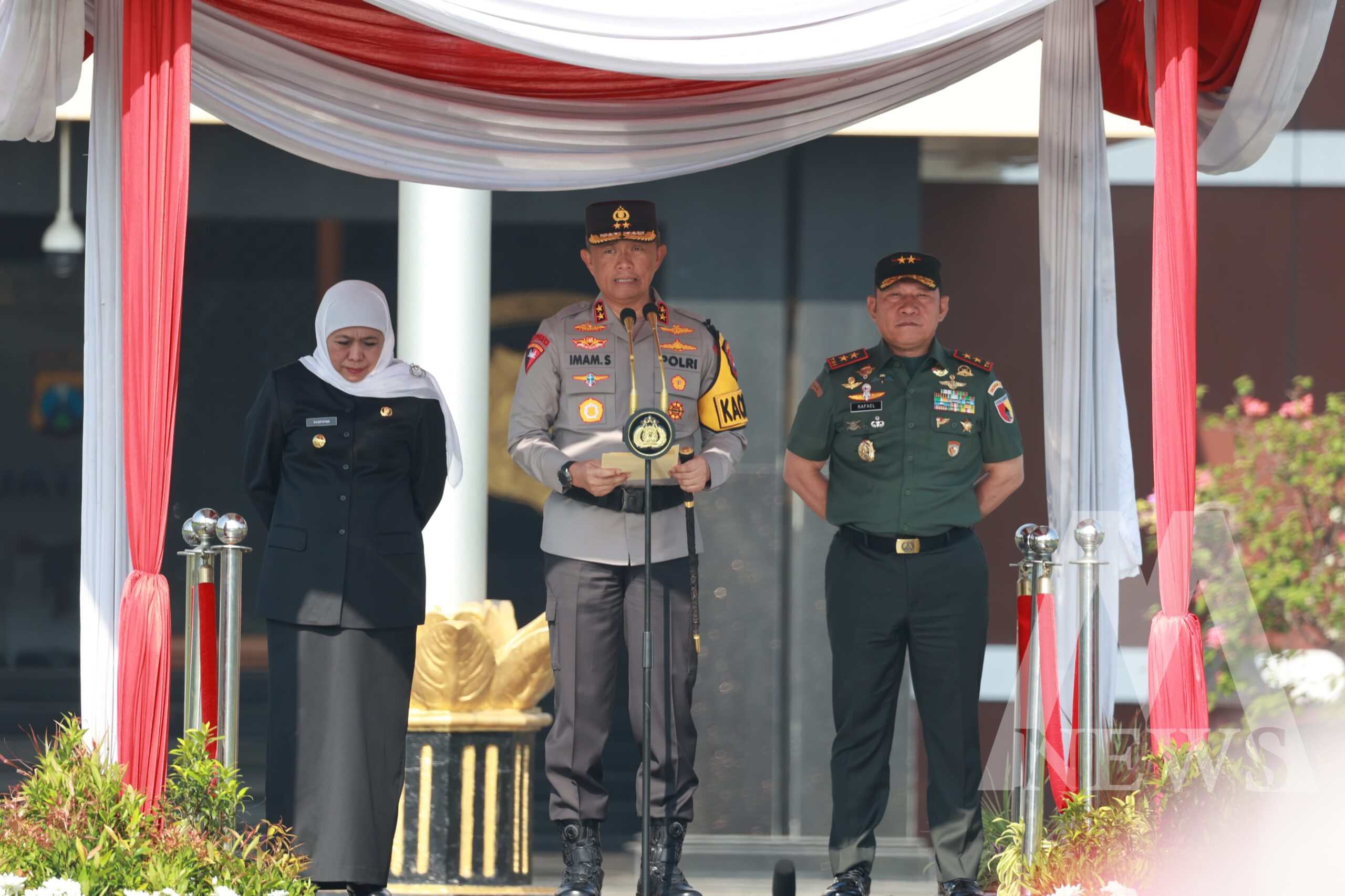 Kapolda Jatim Irjen Pol Drs. Imam Sugianto pimpin Apel Gelar Pasukan Ops Lilin Semeru 2023