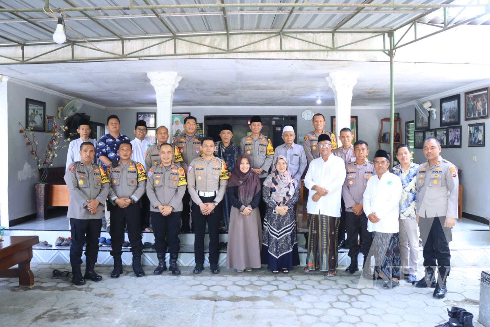 Kapolres Bojonegoro AKBP Mario Prahatinto silaturahmi ke ketua MUI