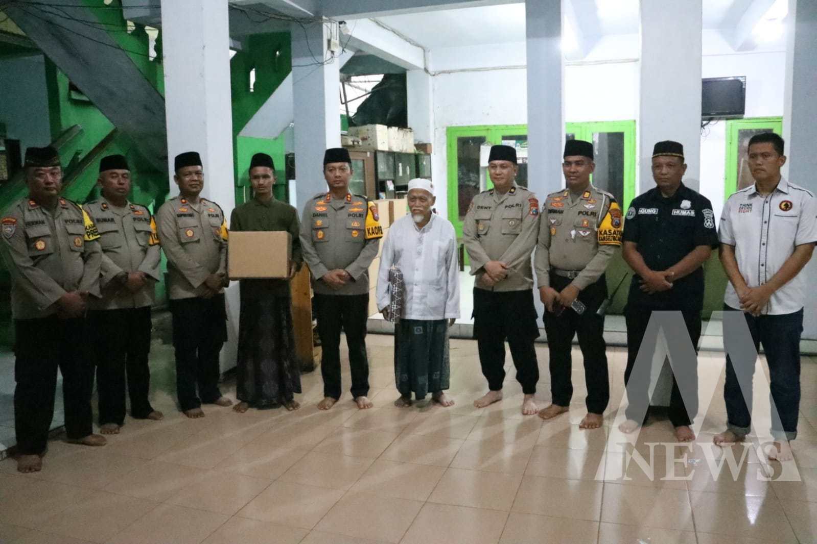 Kapolresta Mojokerto AKBP Daniel S. Marunduri silaturahmi ke Tokoh Agama