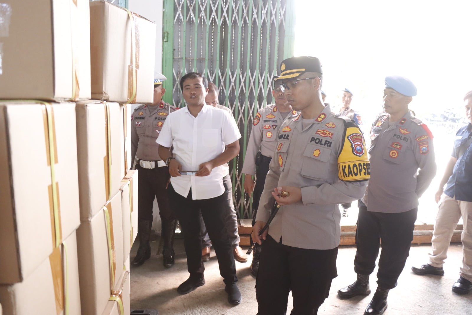 Kapolres Situbondo AKBP Dwi Sumrahadi Rakhmanto Cek Gudang KPU