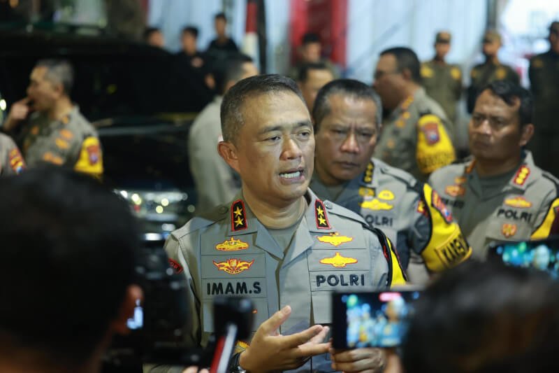 Kapolda Jatim Irjen Pol Drs. Imam Sugianto