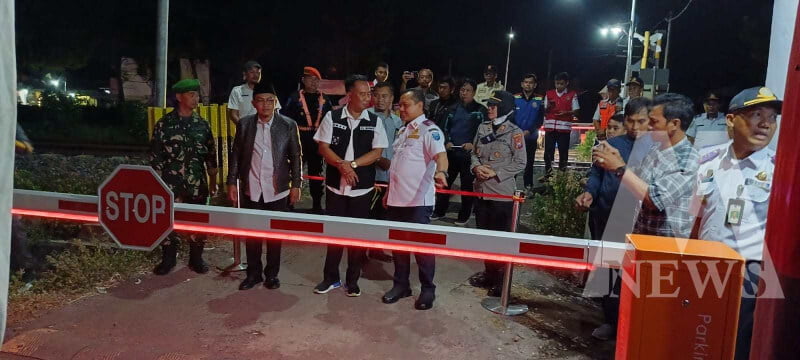 Polres Probolinggo dan Forkopimda resmikan palang pintu JPL 17 KA di Leces