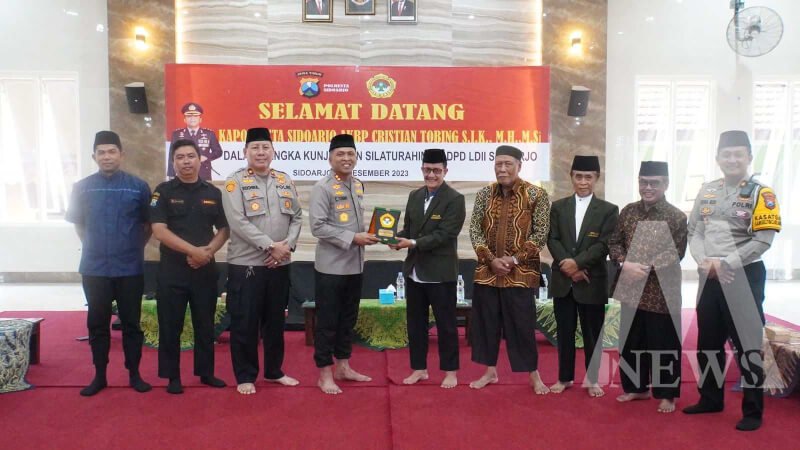 Kapolresta Sidoarjo AKBP Christian Tobing bersama DPD LDII Sidoarjo
