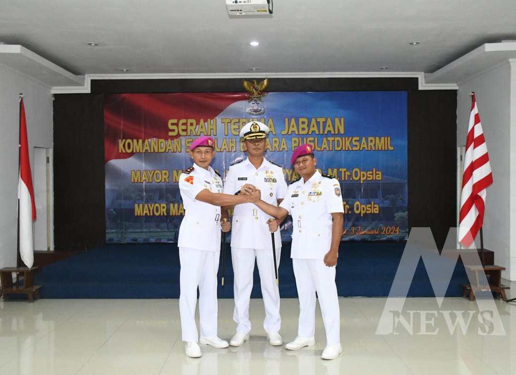 Komandan Puslatdiksarmil Kodiklatal Kolonel Laut (P) Irwan S.P. Siagian pimpin sertijab