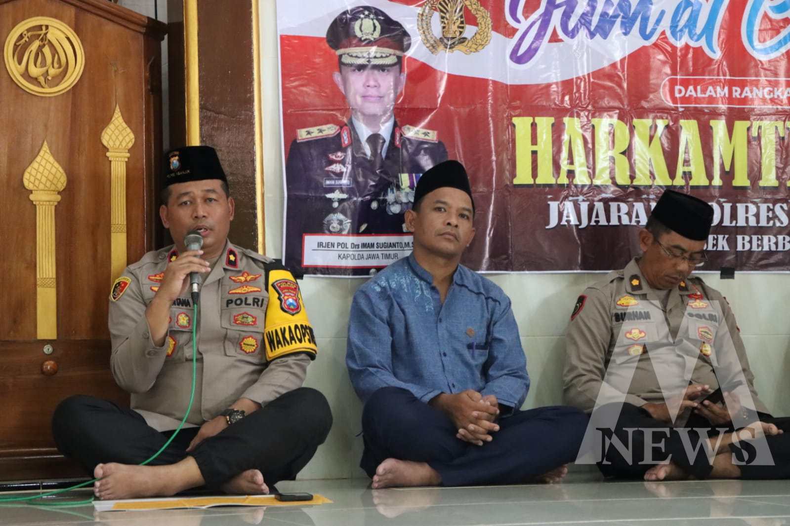 Wakapolres Nganjuk Kompol Subiyantana saat Jum'at Curhat