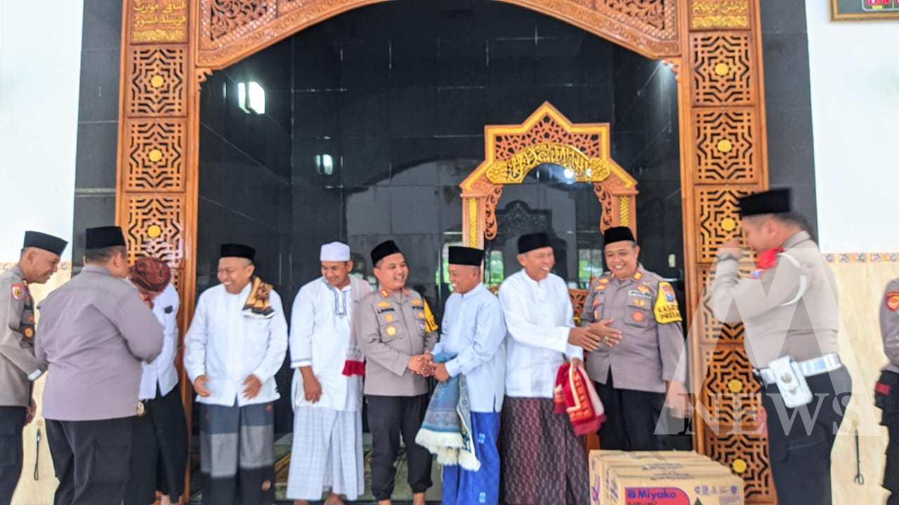Kapolres Pacitan AKBP Agung Nugroho saat Jum'at Keliling