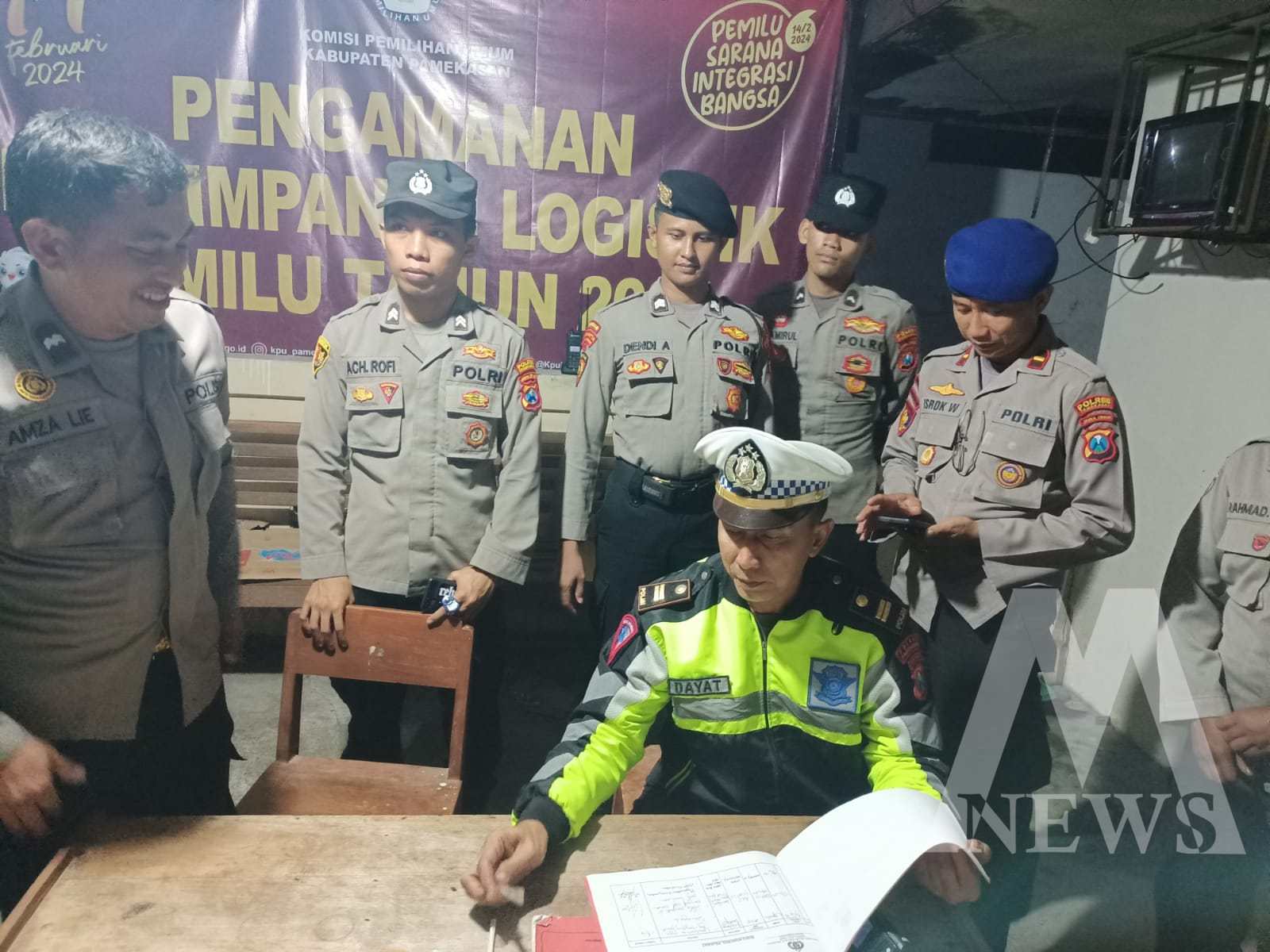 Polres Pamekasan lakukan pengamanan gudang logistik Pemilu