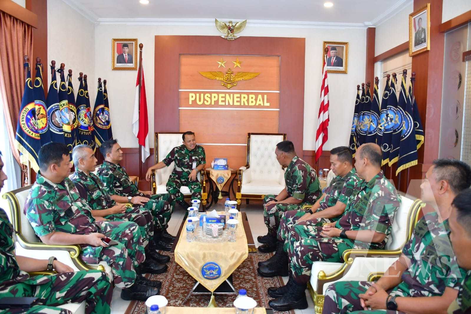 Danpuslatdiksarmil Kodikalatal Kolonel Laut (P) Irwan S.P. Siagian Courtesy Call ke Danpuspenerbal Laksda TNI Sisyani Jaffar