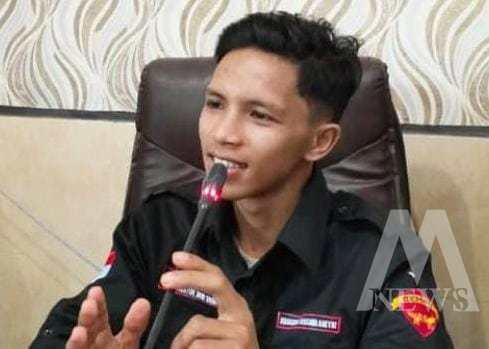 Koordinator Badan Eksekutif Mahasiswa (BEM) Sumenep, Madura Jawa Timur Azis Kamarullah