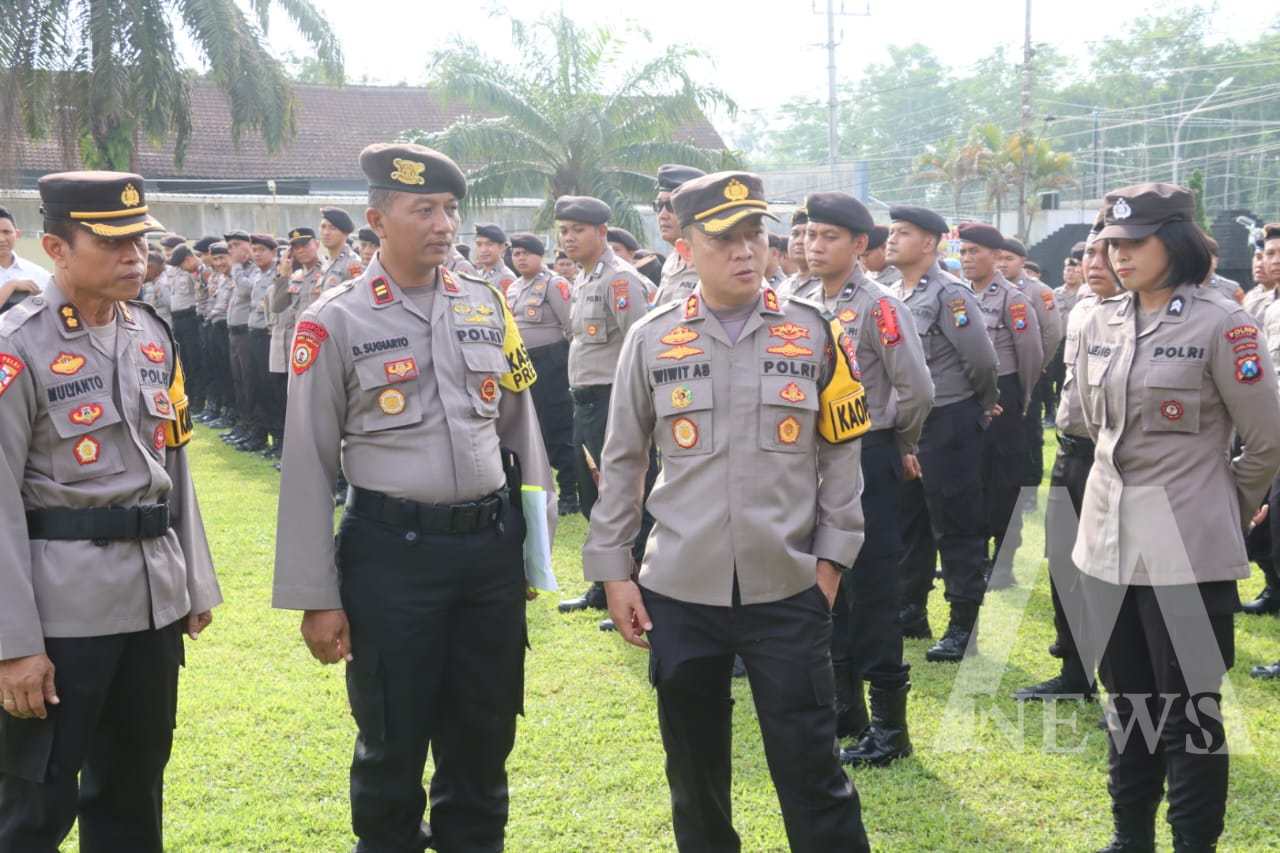 Kapolres Blitar AKBP Wiwit Adisatria cek kompi Dalmas