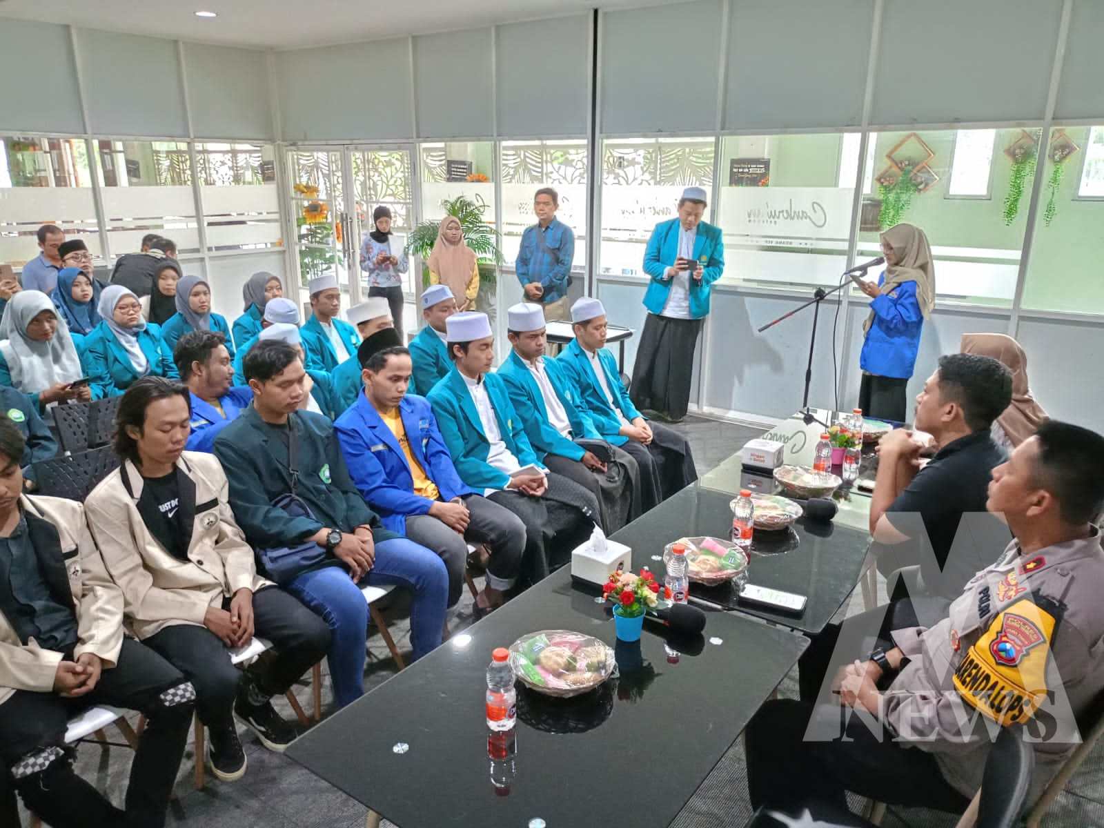 Mahasiswa bersama Polres Tanjung Perak gelar giat
