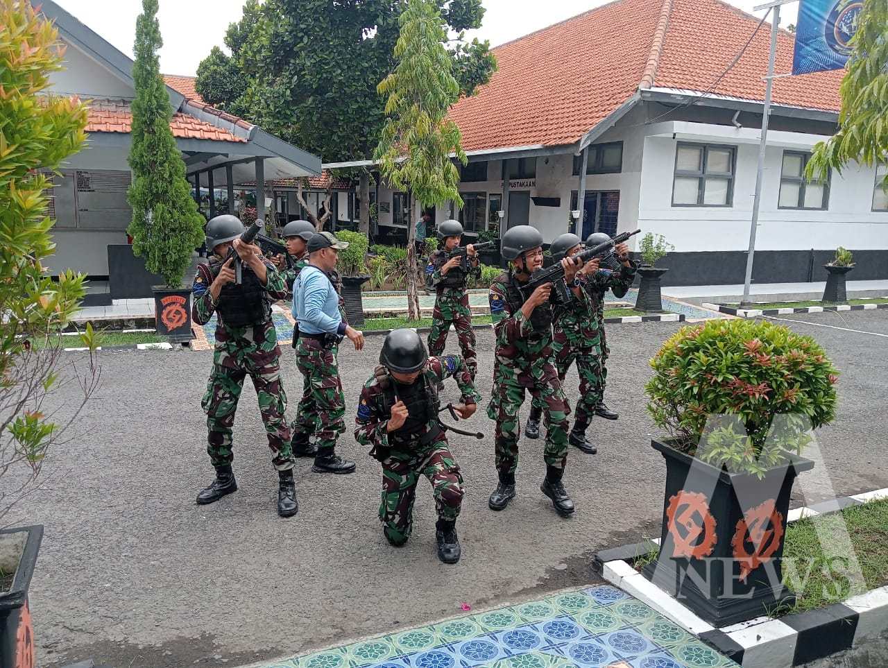 Siswa Dikmata TNI AL 43/1 Pusdiklek Kodiklatal latihan VBSS
