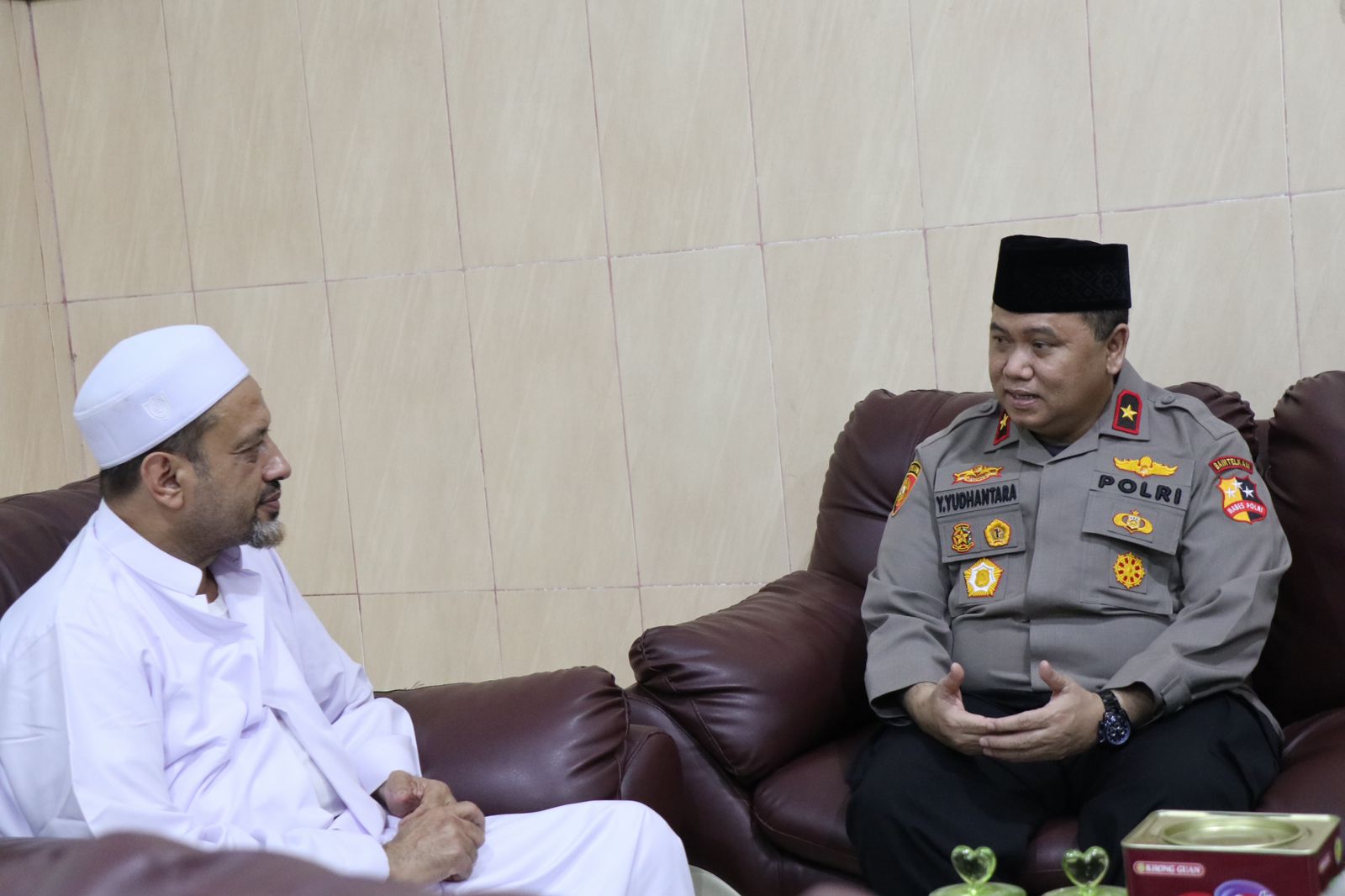 Wakaops NCS Polri Brigjen Yuyun Yudhantara kunjungi ketua umum Rabithah Alawiyah Habib Taufiq bin Abdul Qodir Assegaf