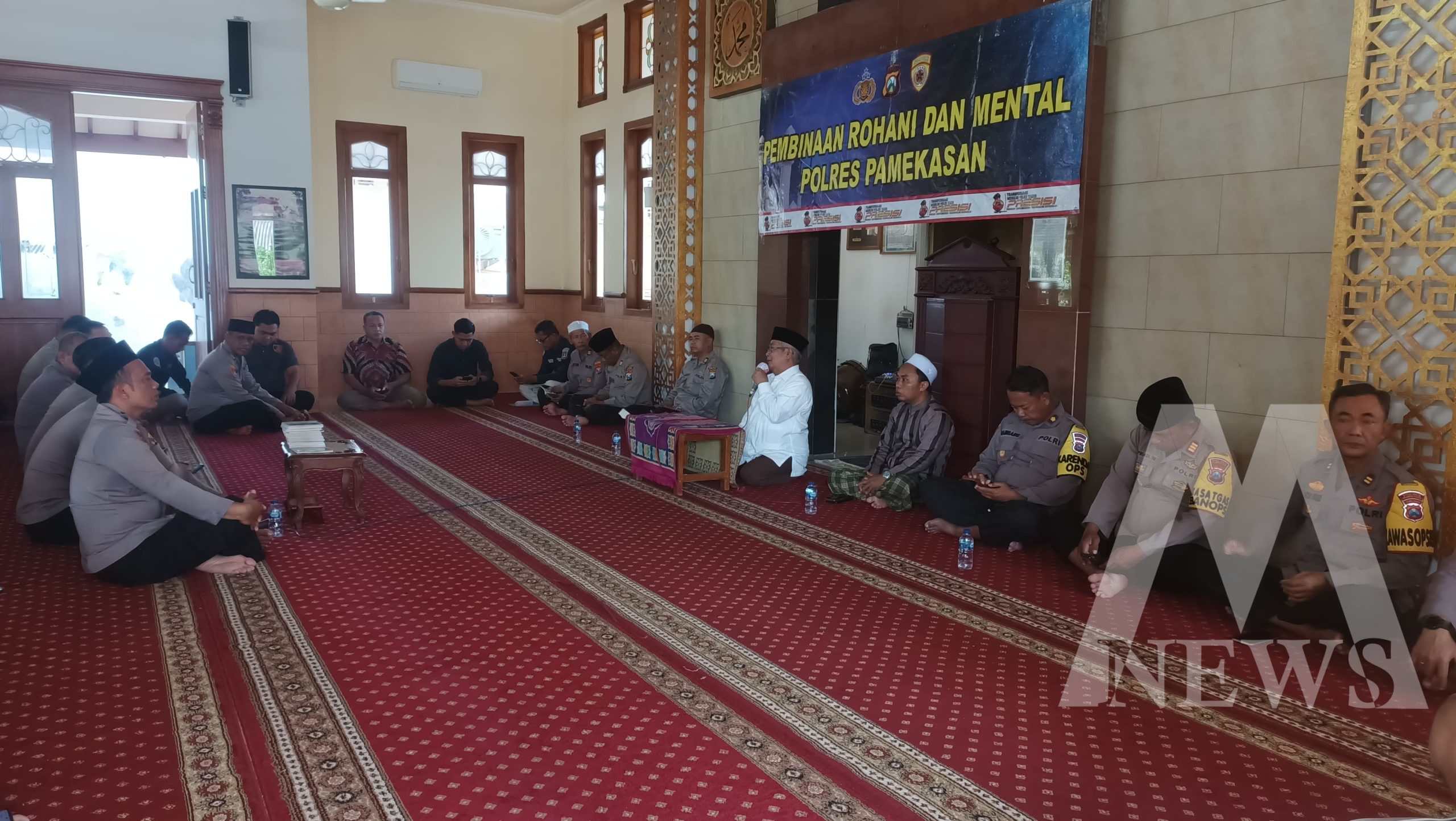 Anggota Polres Pamekasan gelar binrohtal tingkatkan ketaqwaan