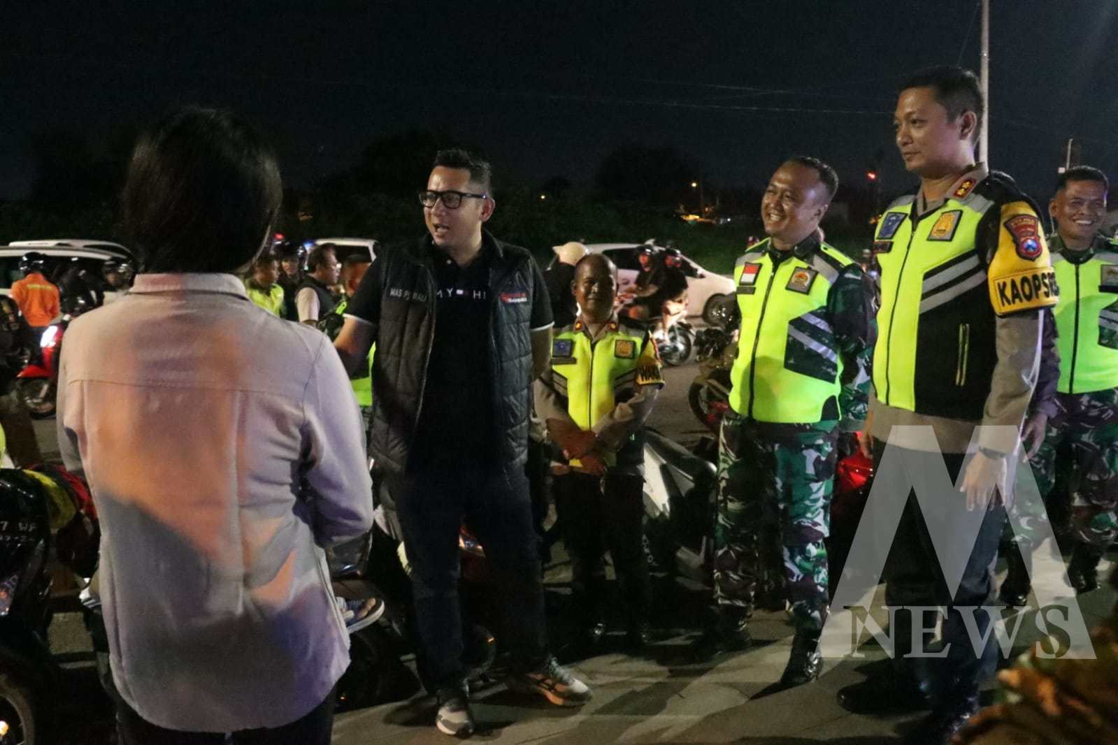 Kapolres Mojokerto Kota AKBP Daniel S. Marunduri pimpin Patroli Skala Besar