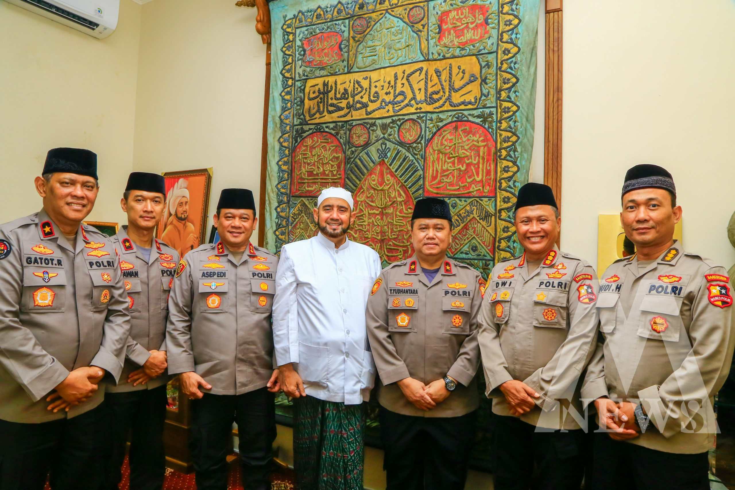 Kaops NCS Polri Irjen Asep Edi Suheri kunjungi Habib Syech