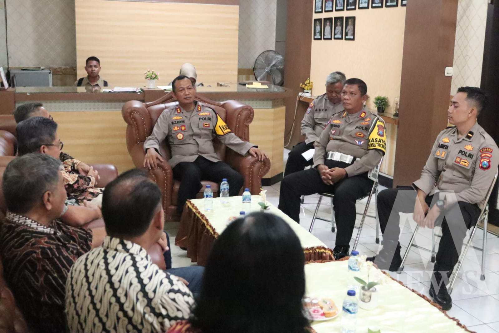 Kapolres Lumajang AKBP Mohammad Zainur Rofik terima kunjungan toma