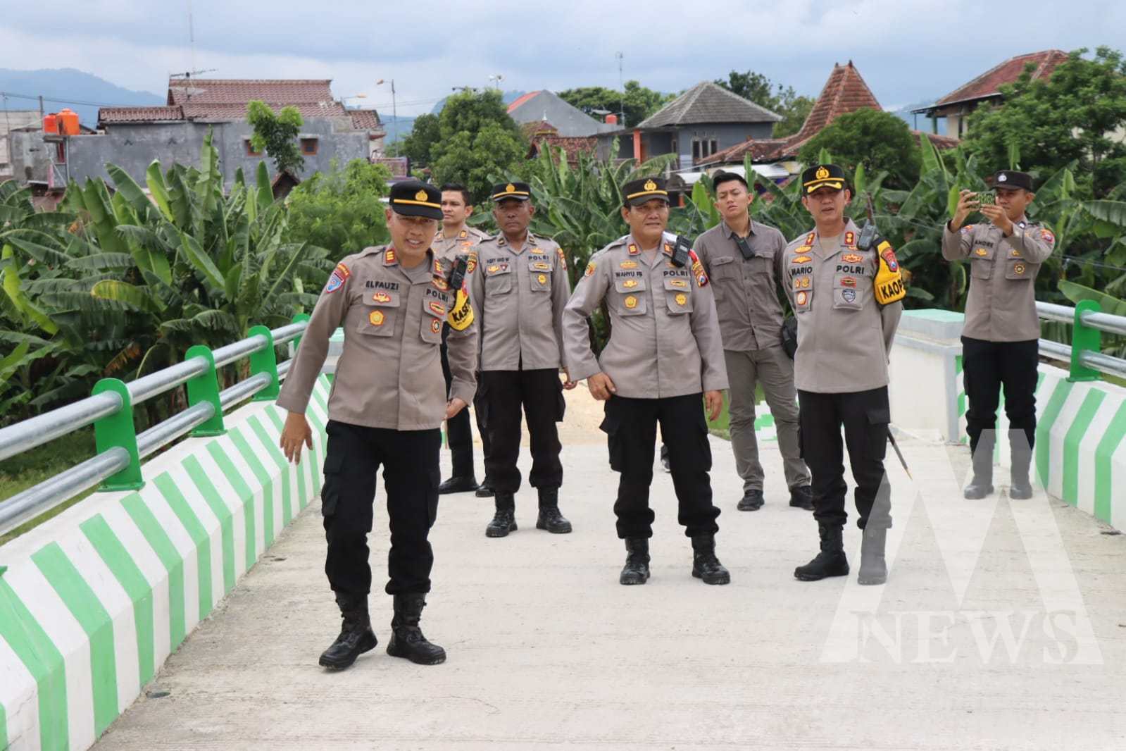 Kapolres Bojonegoro AKBP Mario Prahatinto saat cek lokasi