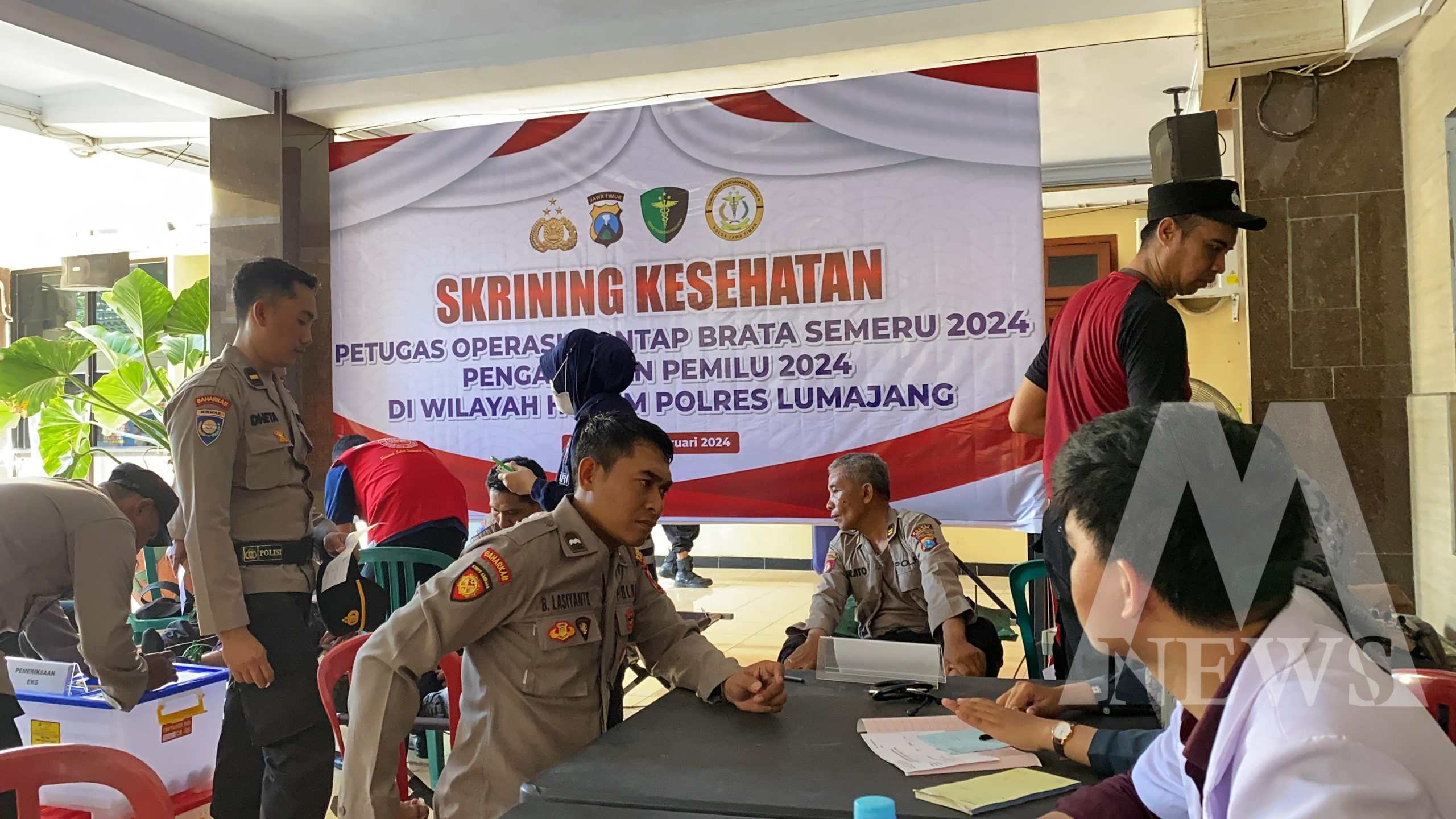 Polda Jatim antisipasi kesehatan petugas KPPS dan PAM Pemilu