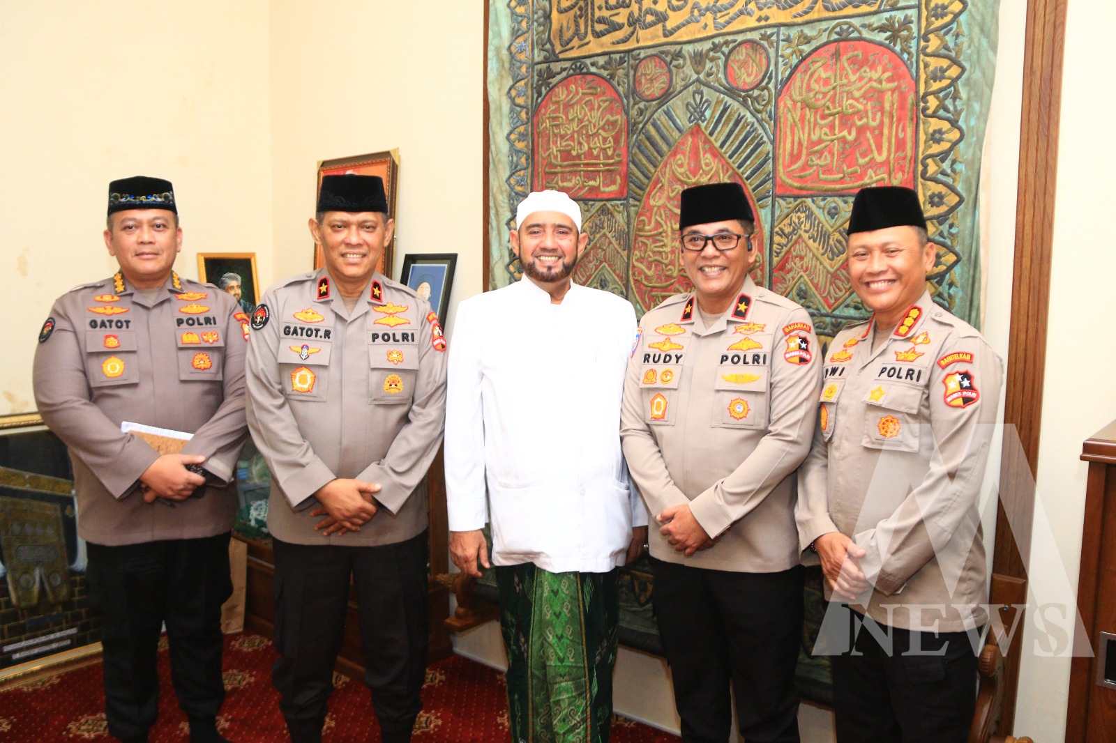 Kasatgas Humas Operasi Nusantara Cooling System kunjungan ke Habib Syech bin Abdul Qadir Assegaf