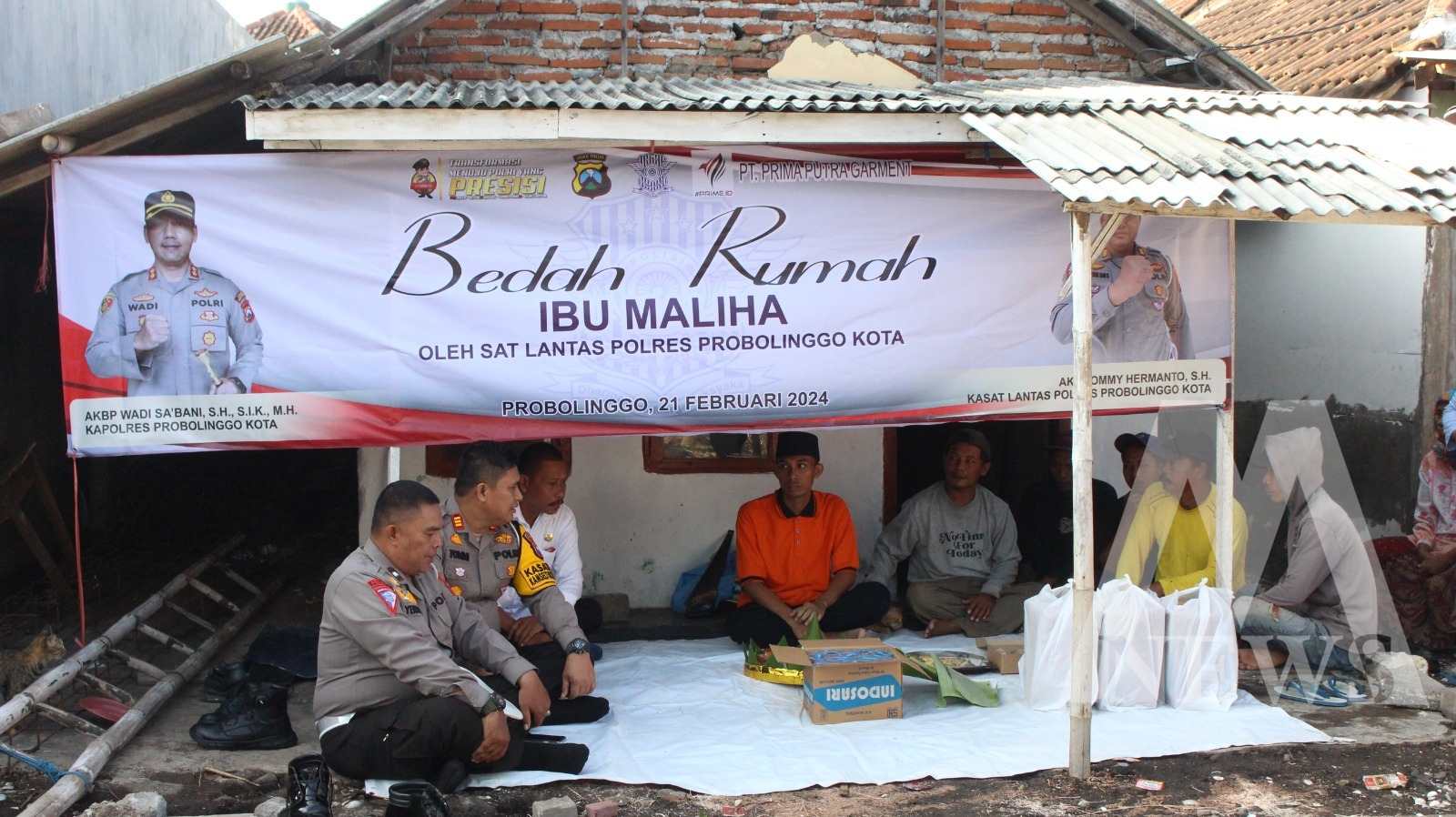 Satlantas Polres Probolinggo Kota dan PT Prima Putra Garmen gelar bedah rumah