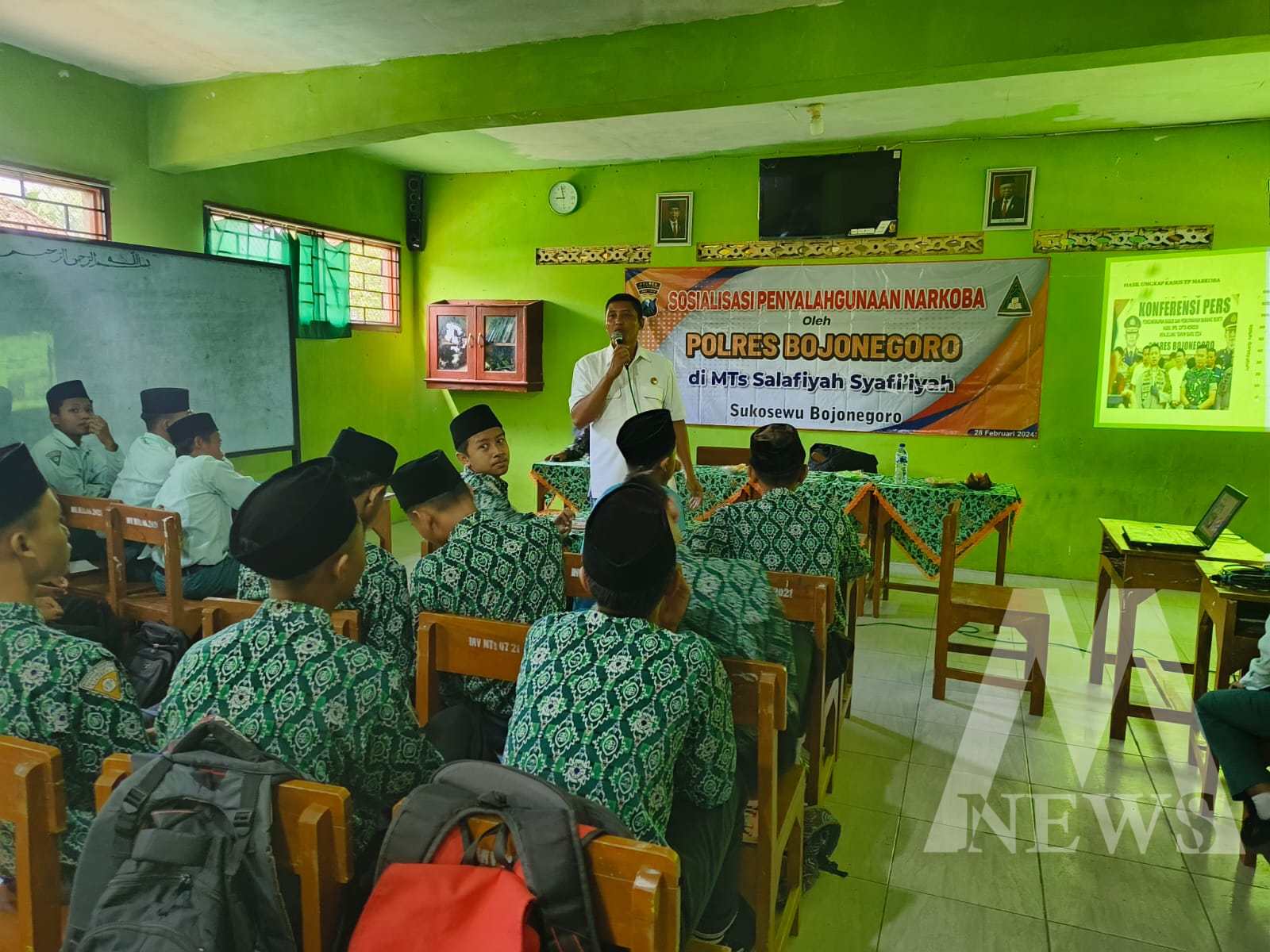 Satresnarkoba Polres Bojonegoro Sosialisasi dan Edukasi Bahaya Narkoba ke MTs Salafiyah Syafi'iyah