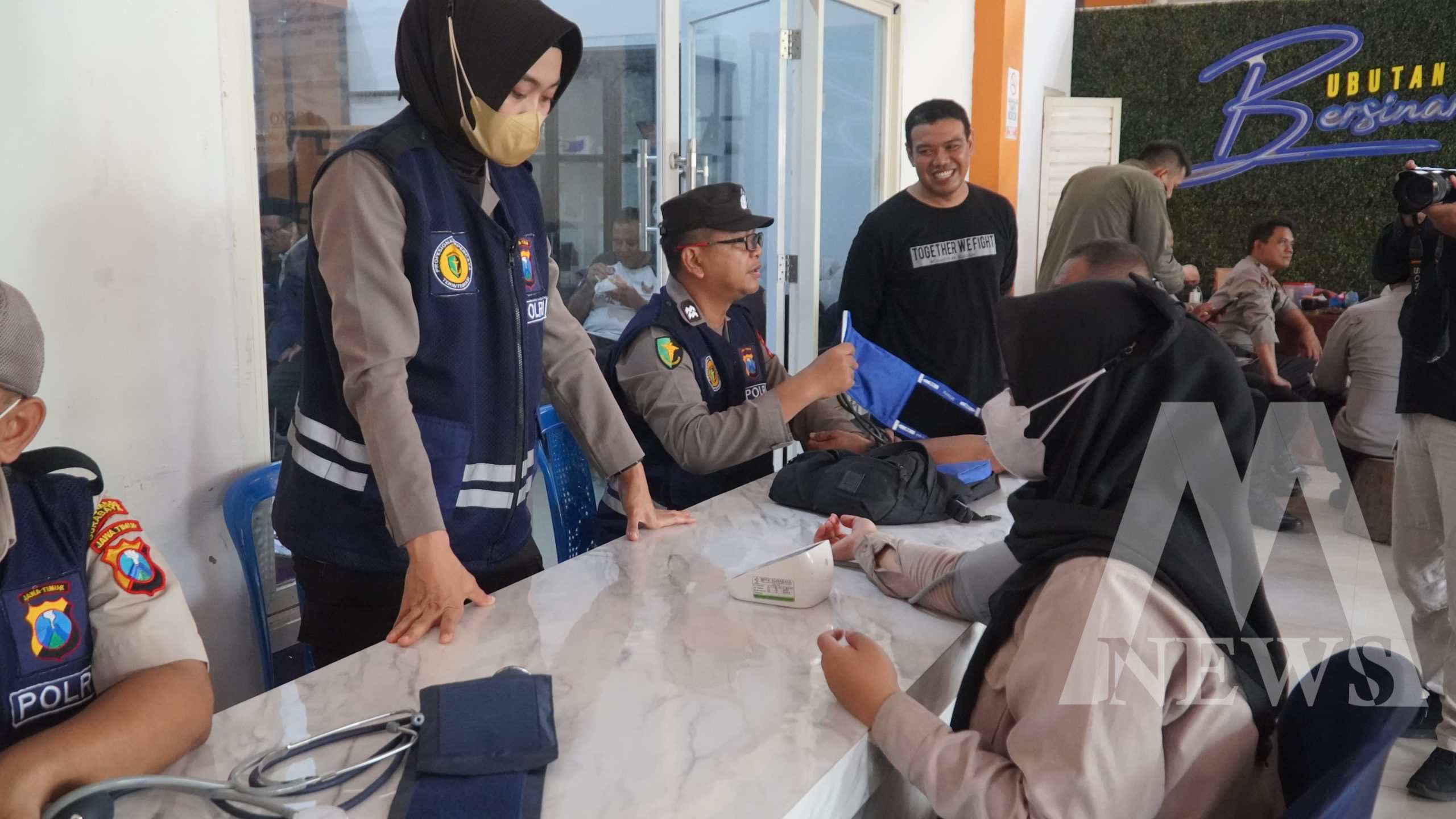 Polrestabes Surabaya beri layanan kesehatan ke petugas KPPS