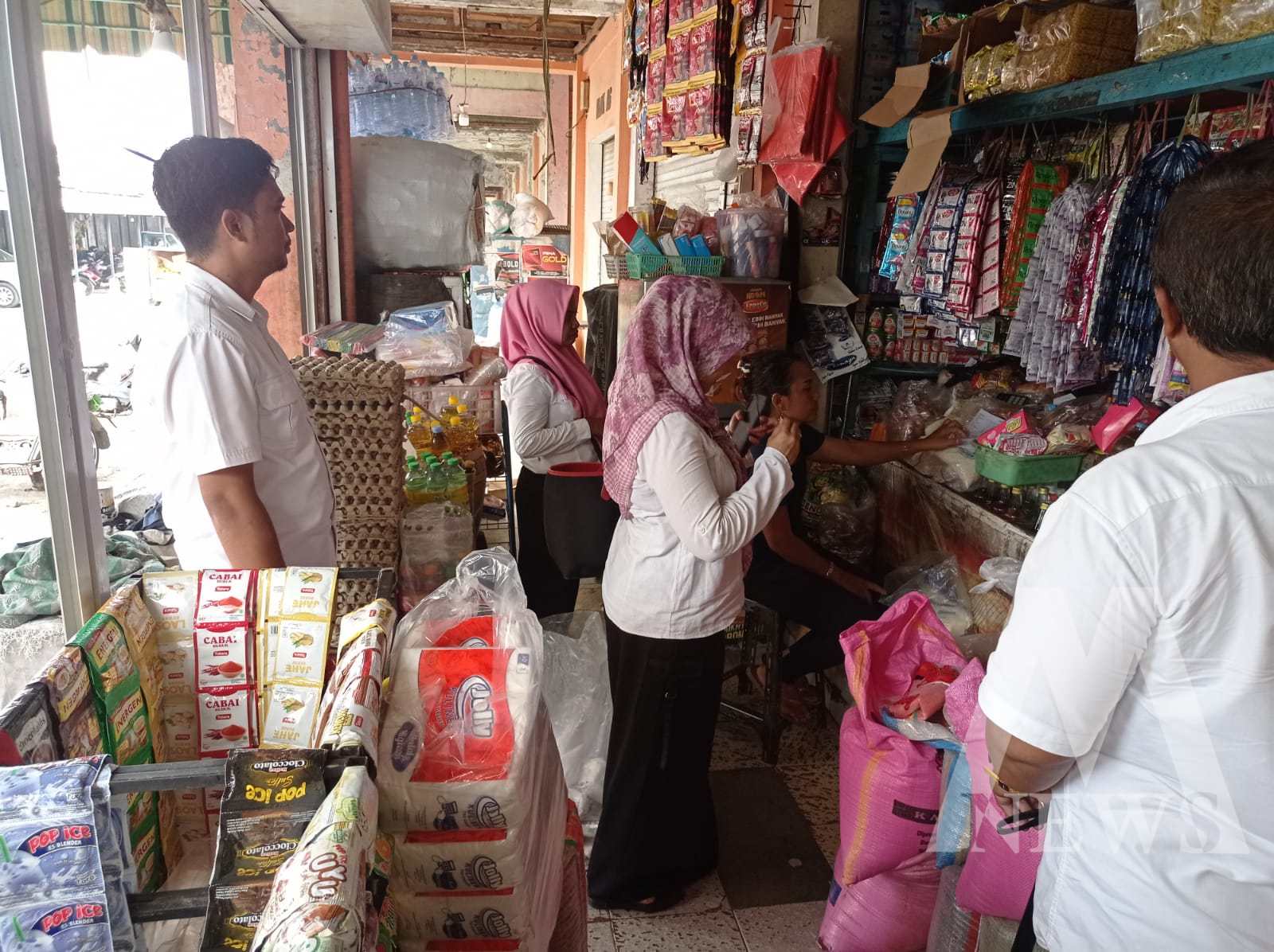 Polres Bangkalan dan Disperindag cek stok bahan pangan di pasar