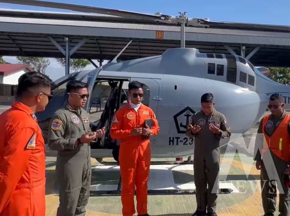 Siswa TNI AL senerbal Angkatan 27 lattek terbang