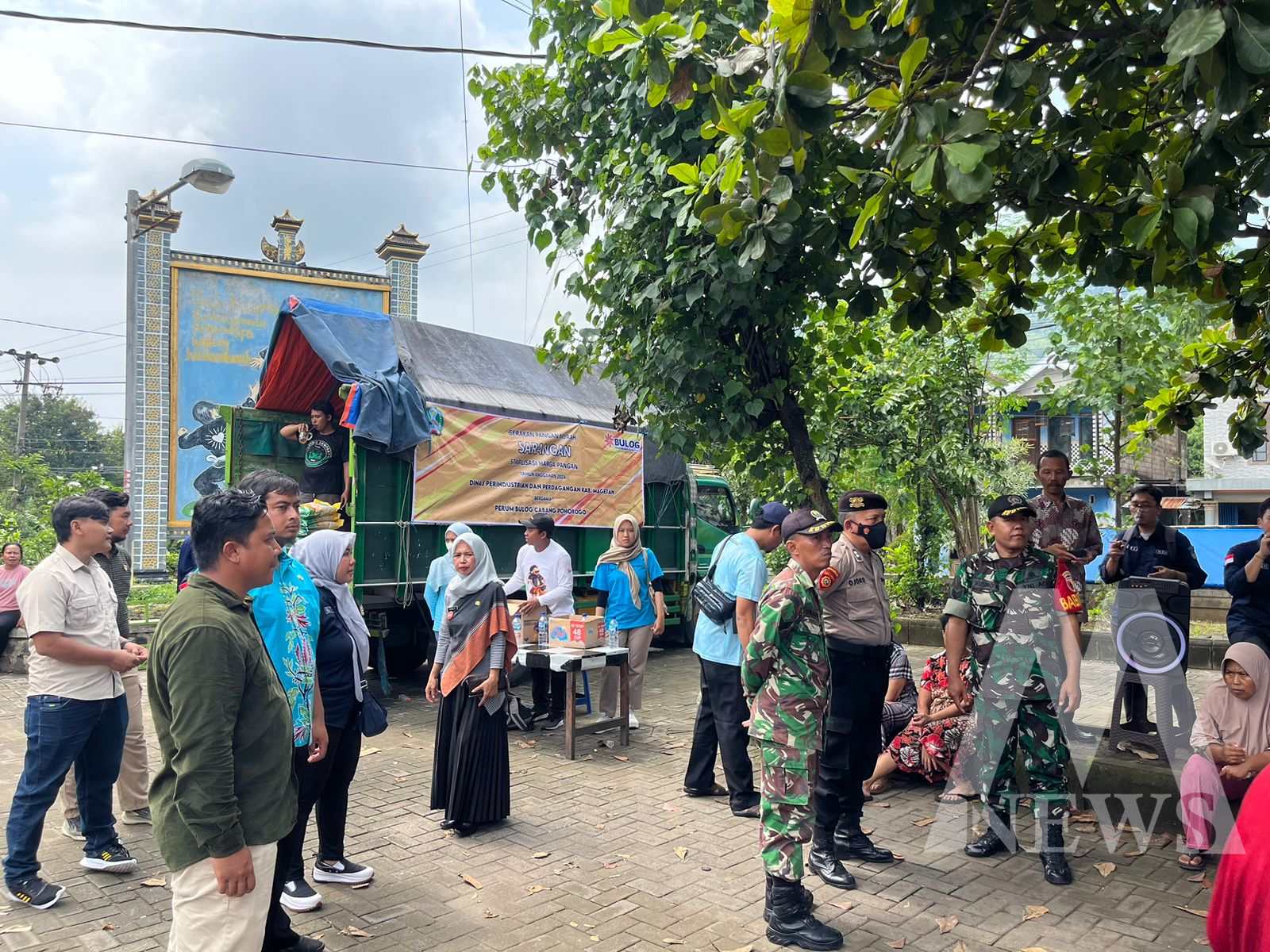 Satgas Pangan Polres Magetan dan Bulog gelar operasi pasar