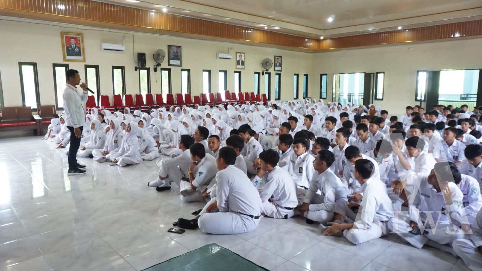 SMAN 2 Bojonegoro terima binluh dari Polres Bojonegoro