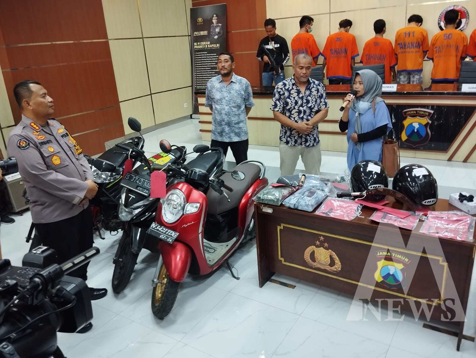 Polisi tangkap tersangka beserta barang buktinya