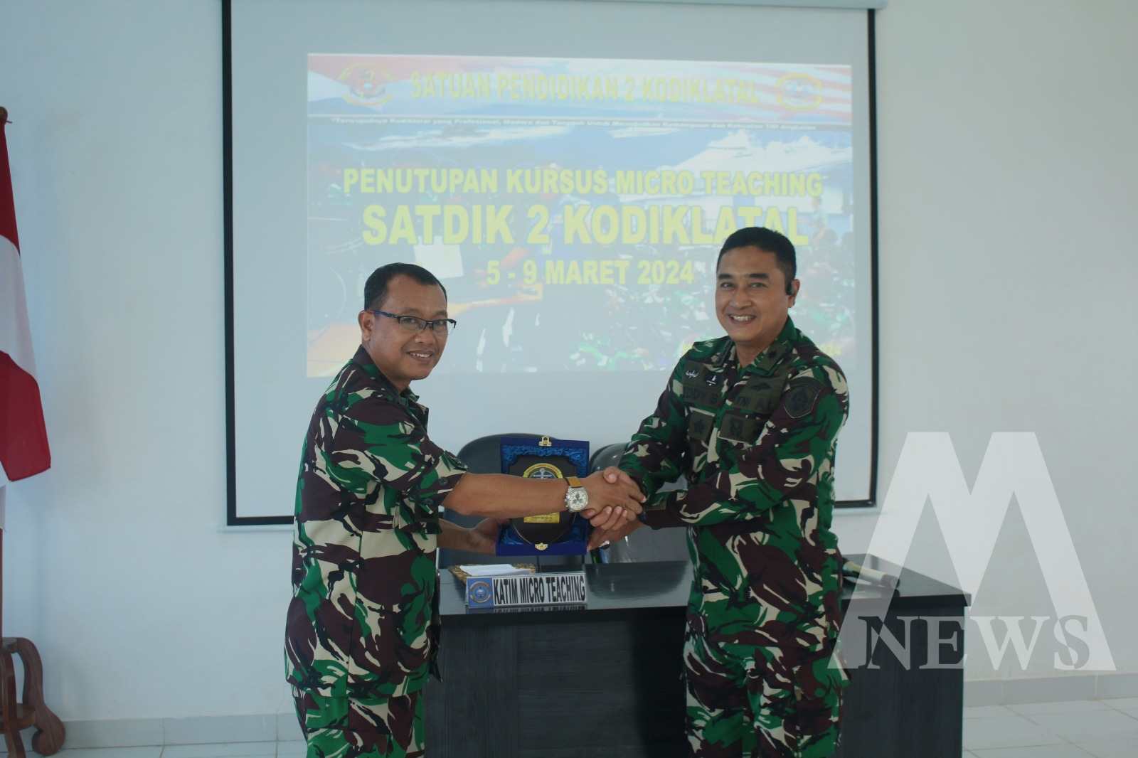 Kapok Tajar Pokgadik Kodiklatal Kolonel Laut (KH) Dr. Eko Setijo P tutup kursus Micro Teaching